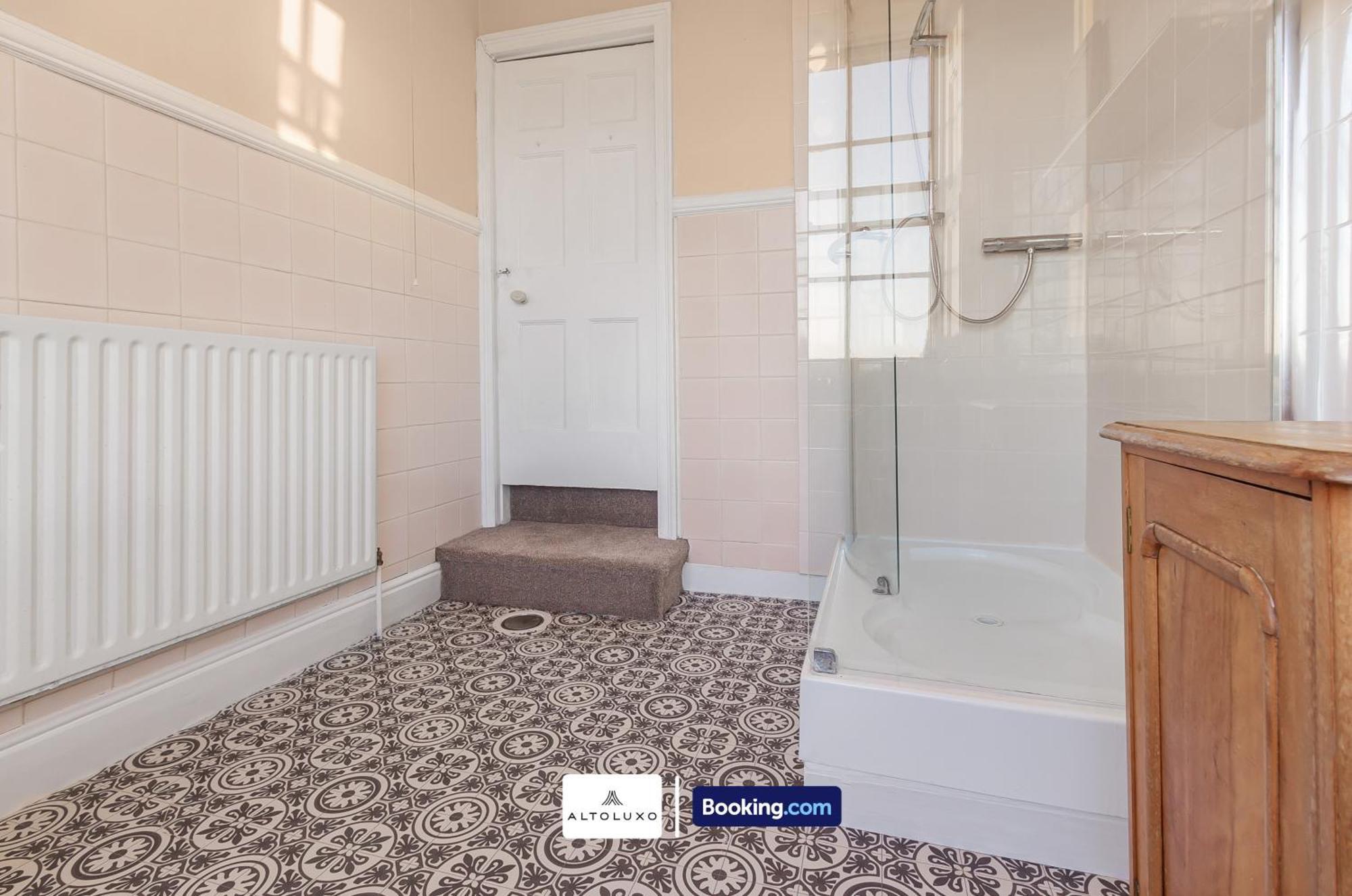 Spacestation Four 4 Bedroom Serviced By Altoluxoexperience Short Lets & Serviced With Free Wifi Apartamento Bristol